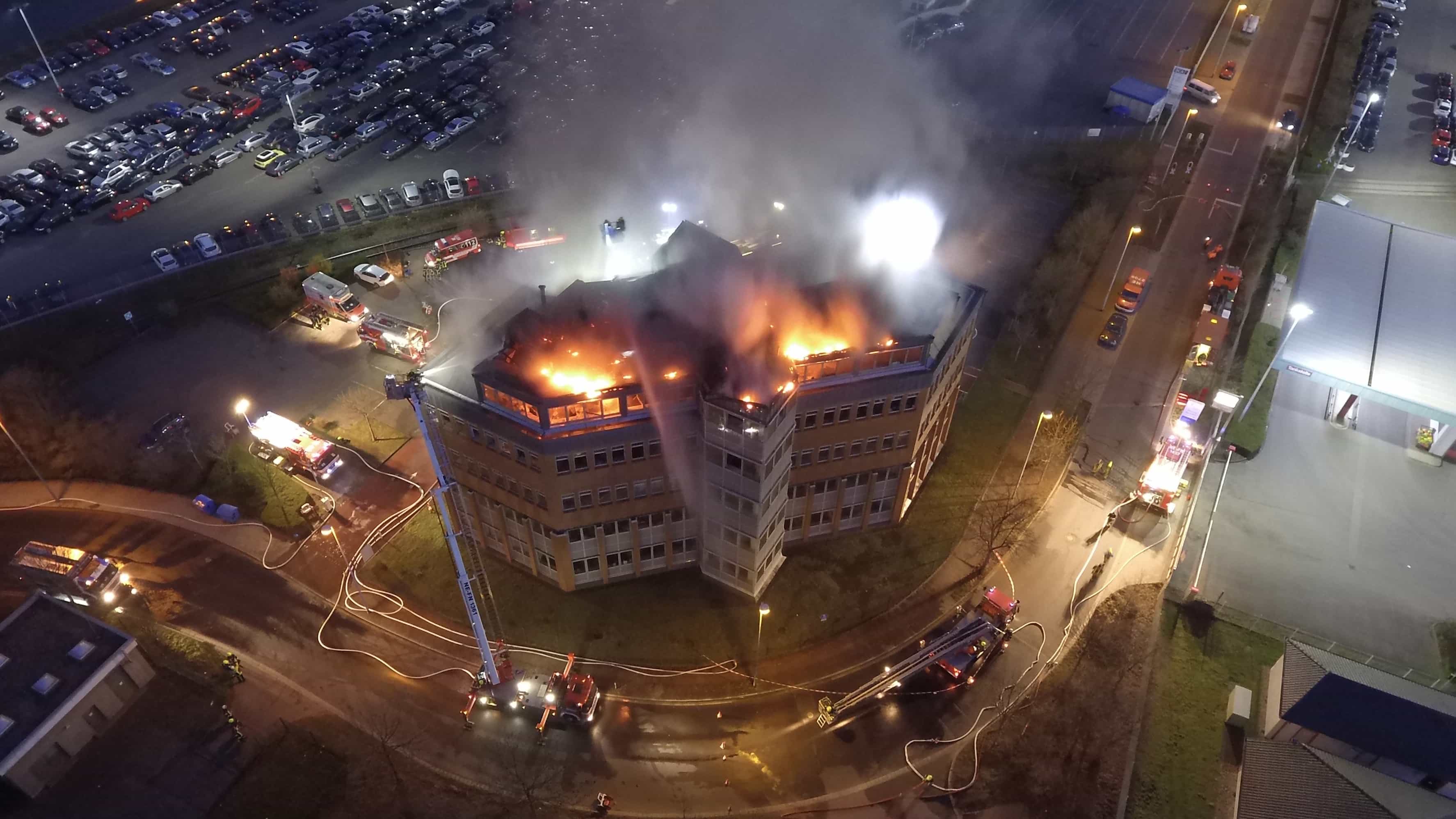 Bürogebäudebrand Neuss